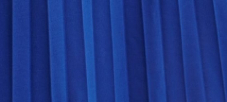 Plisowana sukienka na ramiączkach o linii a