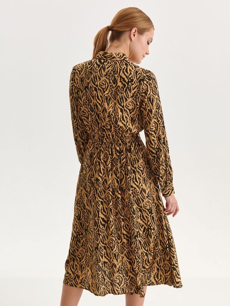 Długa koszulowa sukienka z kołnierzykiem