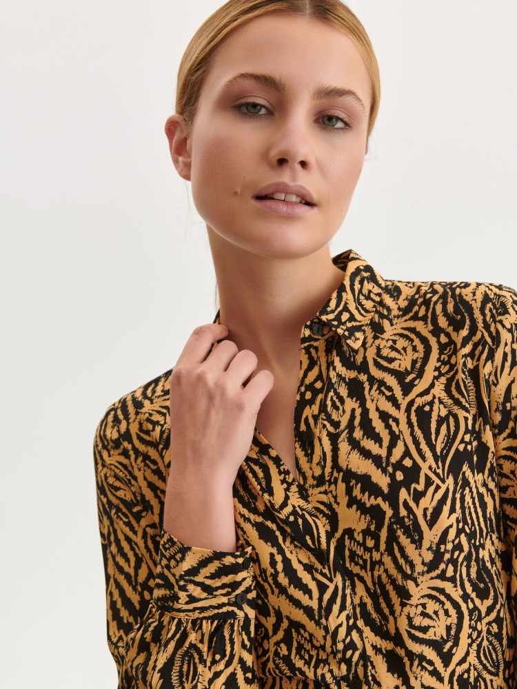 Długa koszulowa sukienka z kołnierzykiem