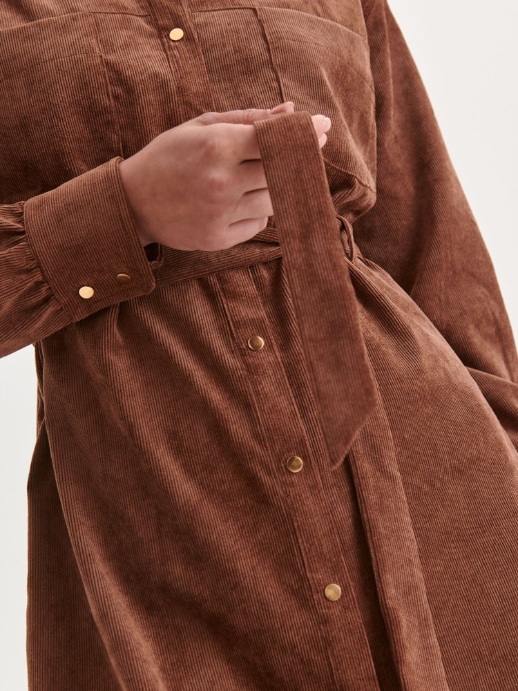 Sukienka koszulowa z kołnierzykiem