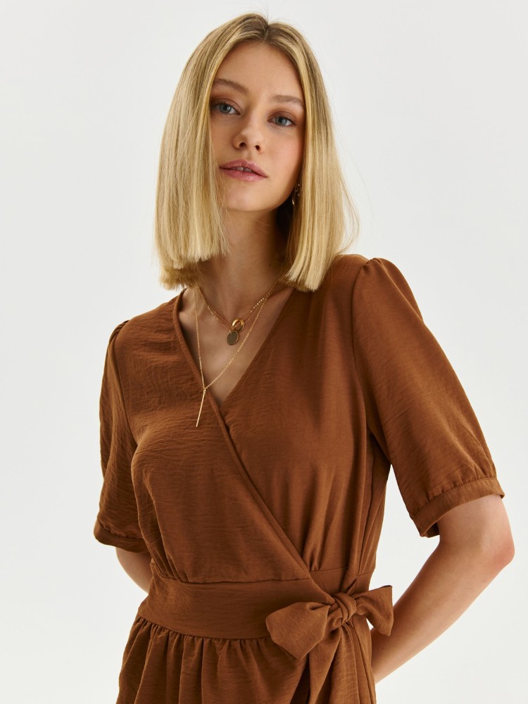 Kopertowa sukienka z wiązaniem w talii Kopertowa sukienka z wiązaniem w talii