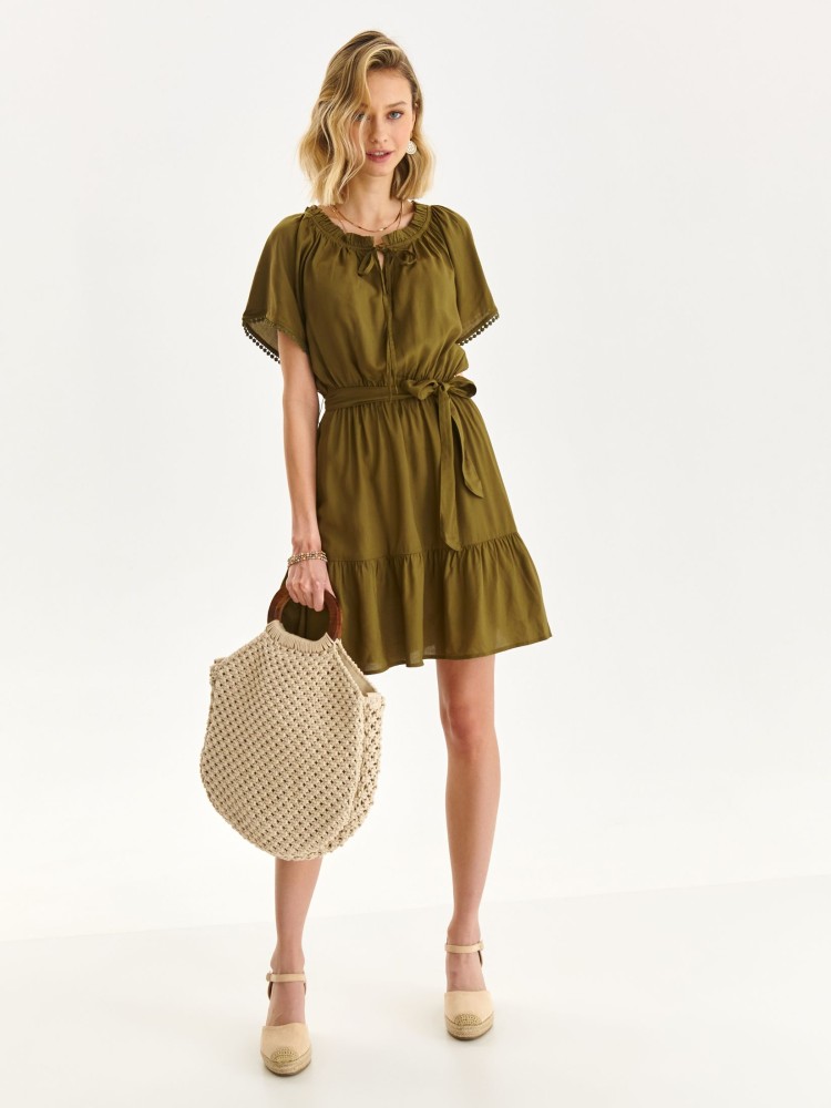 Gładka sukienka z falbaną