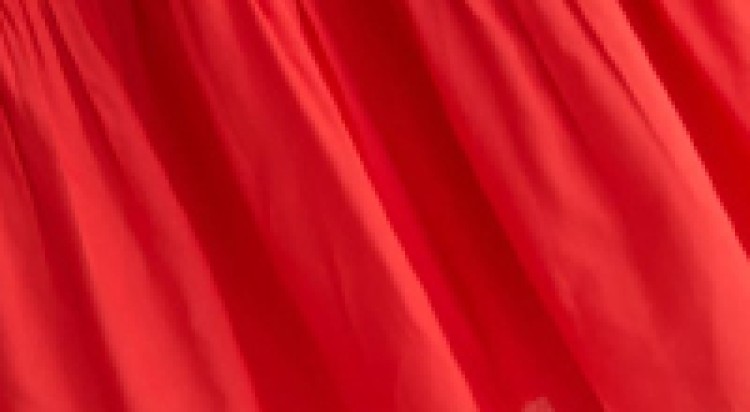 Sukienka z bufiastymi rękawami