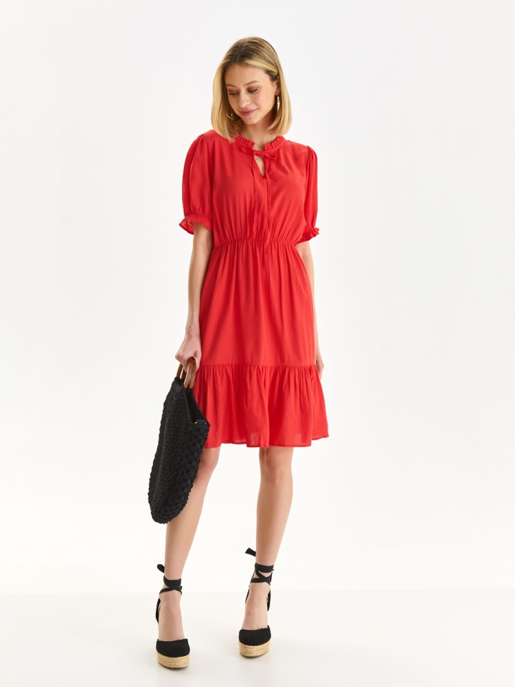 Sukienka z bufiastymi rękawami