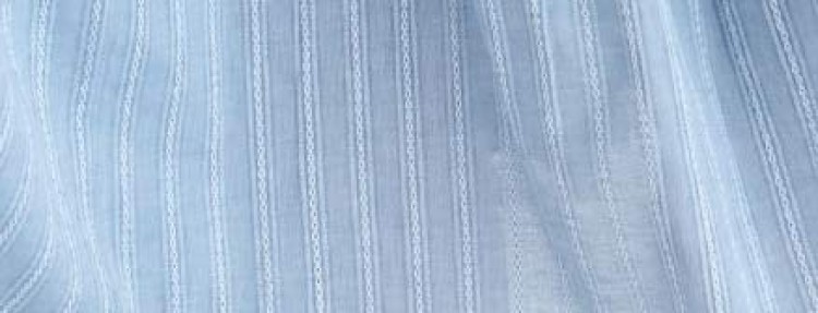 Sukienka w paski z falbanami