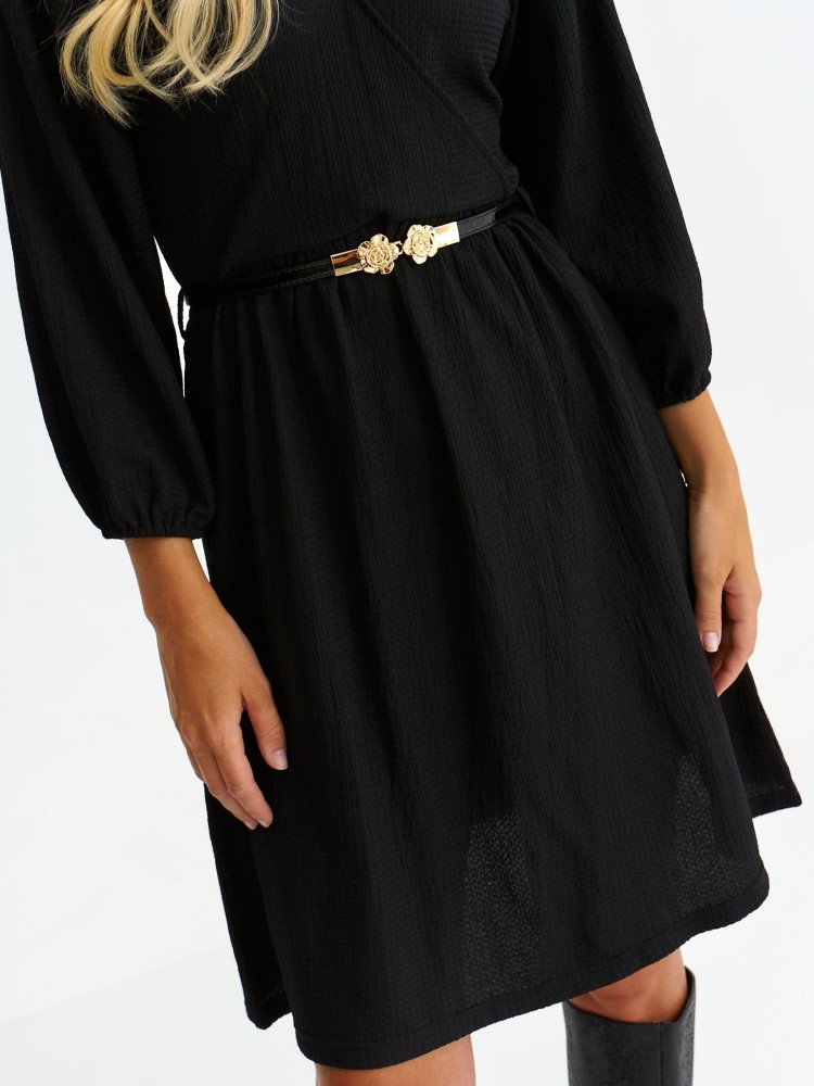 Sukienka z kopertowym dekoltem