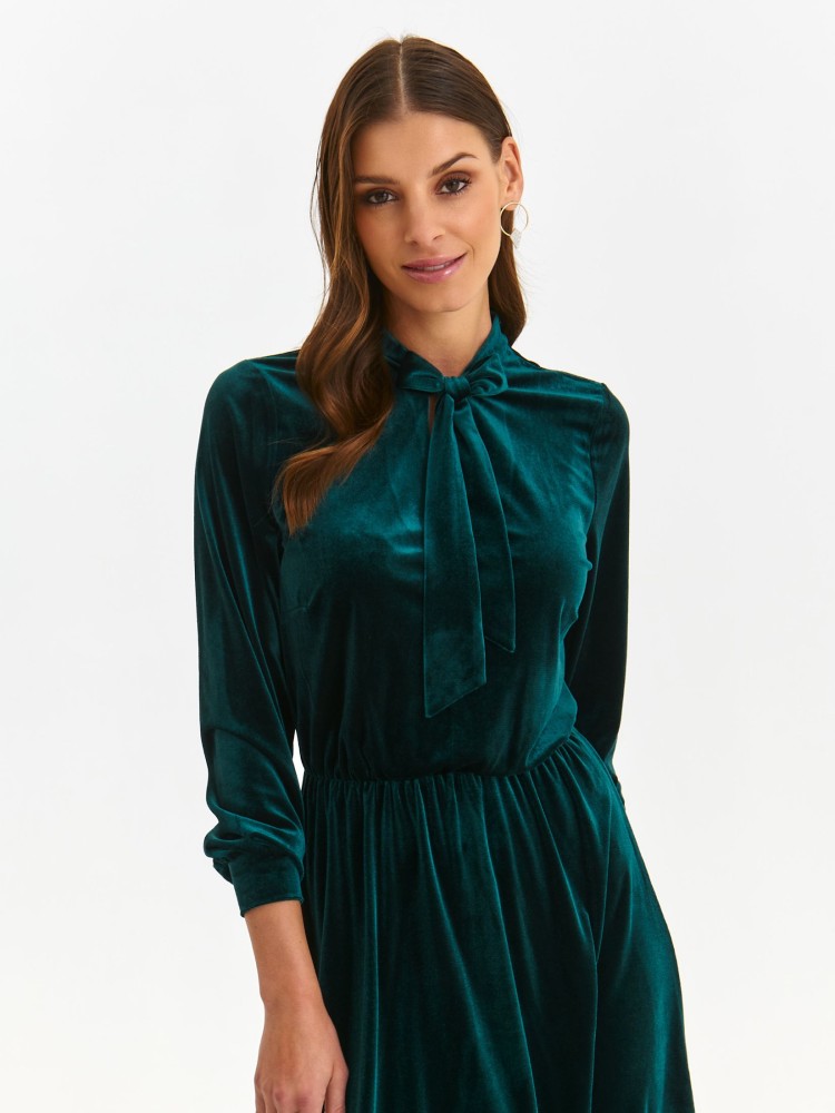 Welurowa sukienka midi z wiązaniem w dekolcie