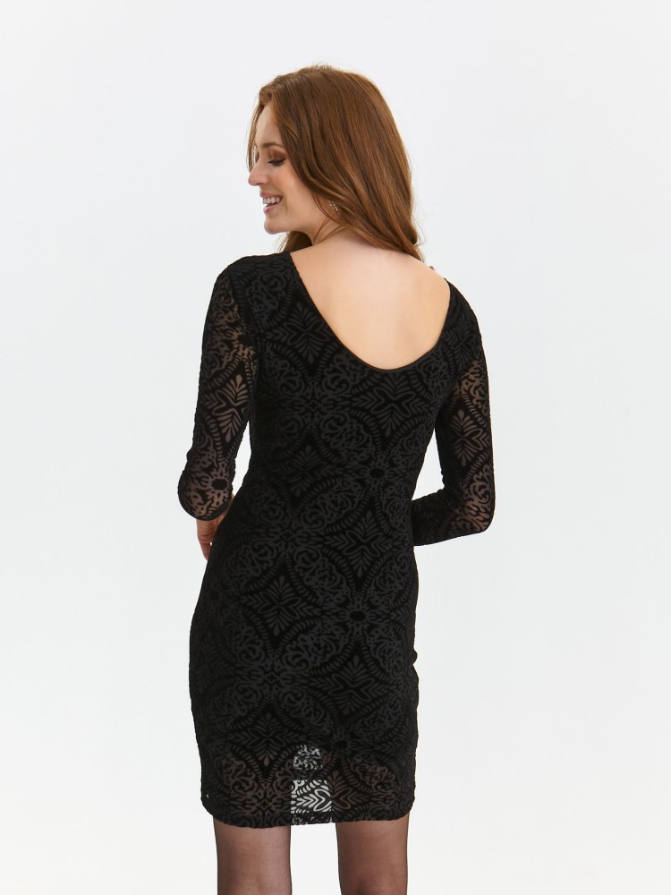 Dopasowana sukienka ze strukturalnego materiału Dopasowana sukienka ze strukturalnego materiału