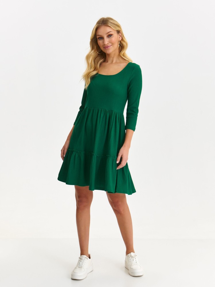 Dzianinowa sukienka mini z falbaną Dzianinowa sukienka mini z falbaną