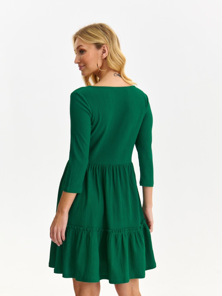 Dzianinowa sukienka mini z falbaną Dzianinowa sukienka mini z falbaną