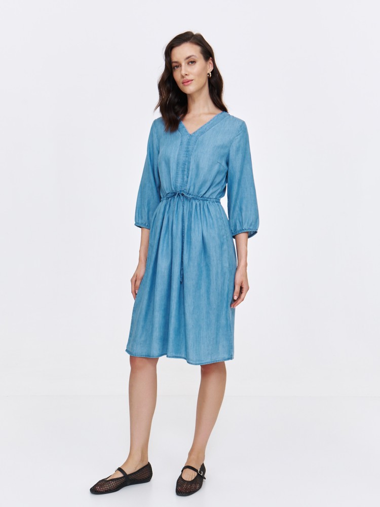 Sukienka z ozdobnymi rękawami Sukienka z ozdobnymi rękawami