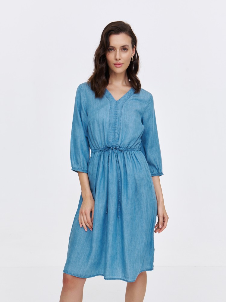 Sukienka z ozdobnymi rękawami Sukienka z ozdobnymi rękawami