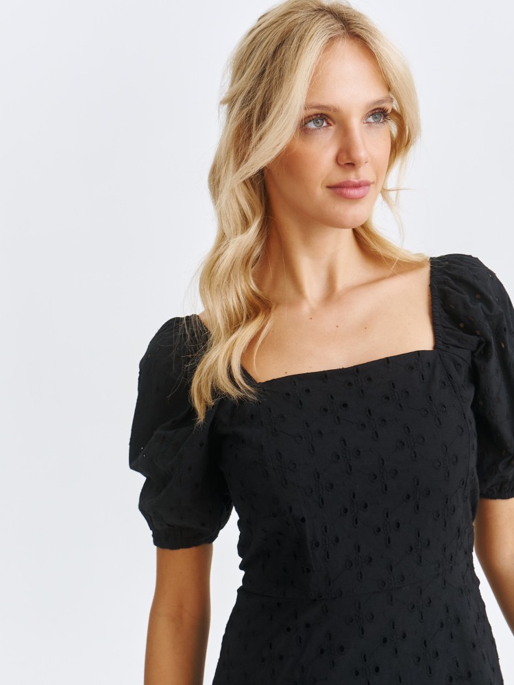 Sukienka z bufiastym rękawem Sukienka z bufiastym rękawem