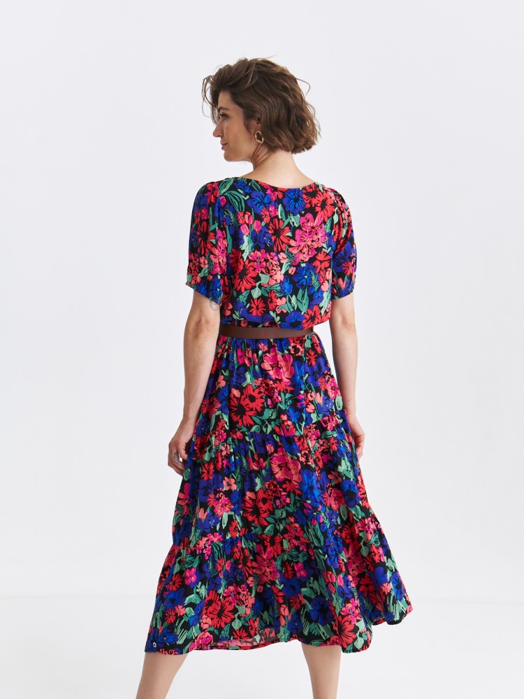 Sukienka maxi w kolorowe kwiaty Sukienka maxi w kolorowe kwiaty