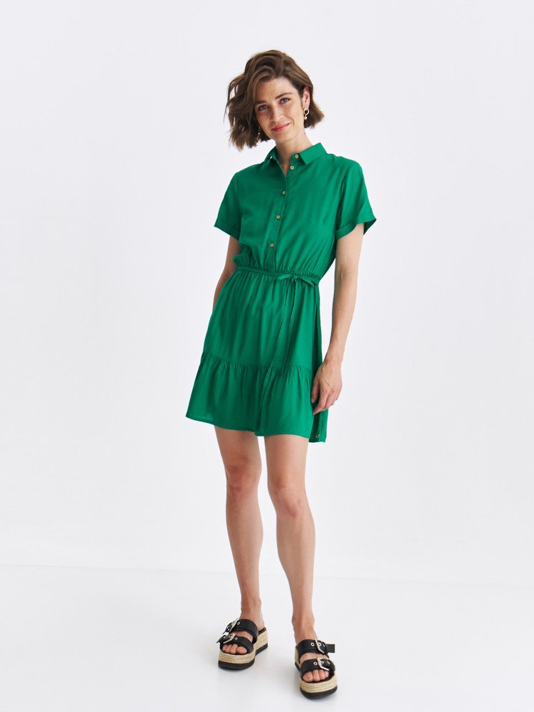 Zielona sukienka z kołnierzykiem Zielona sukienka z kołnierzykiem