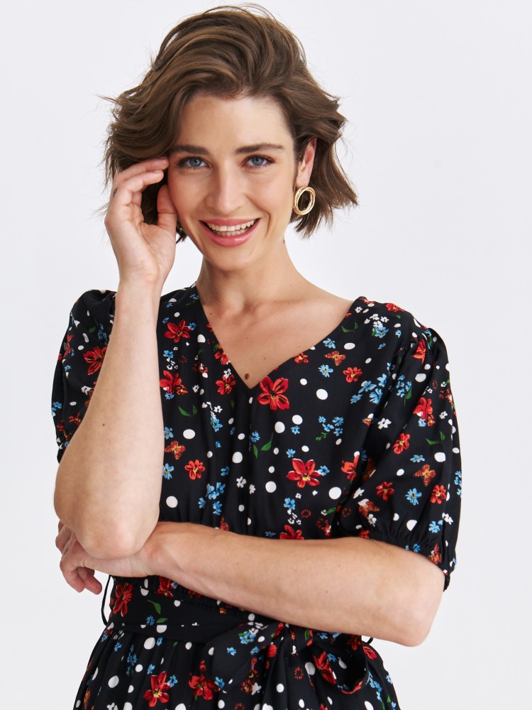 Krótka sukienka w drobne kwiatki