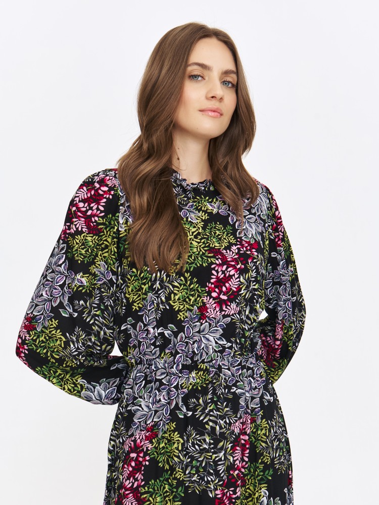 Sukienka maxi w kwiatowy wzór Sukienka maxi w kwiatowy wzór