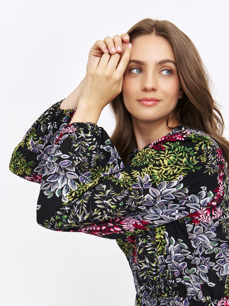 Sukienka maxi w kwiatowy wzór Sukienka maxi w kwiatowy wzór