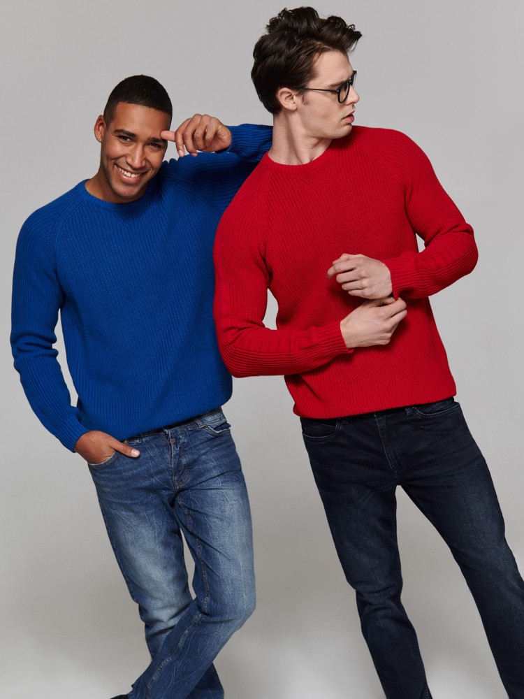 Sweter z grubej przędzy