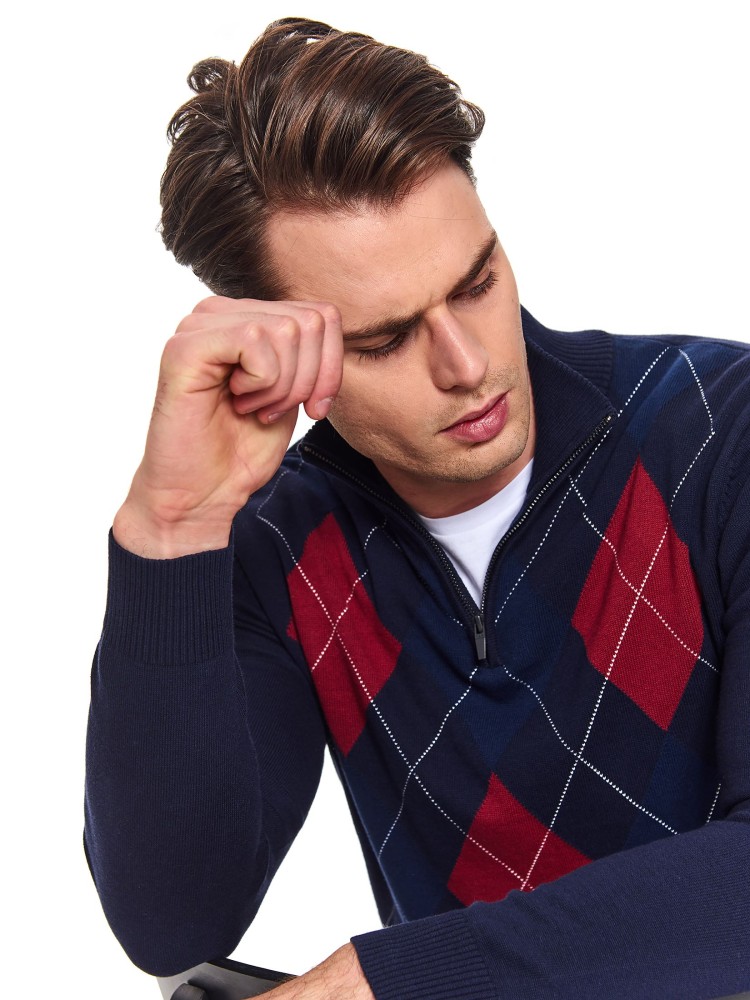 Sweter w kratę z rozpinanym golfem 