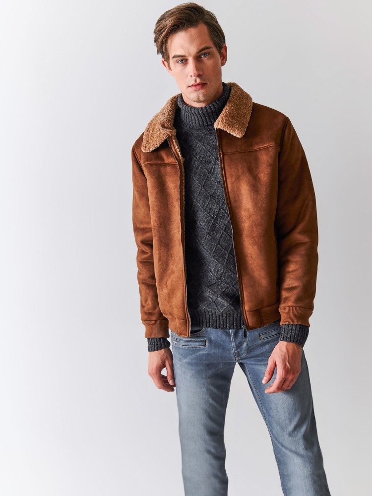 Golf z wysoką stójką i przeplotami