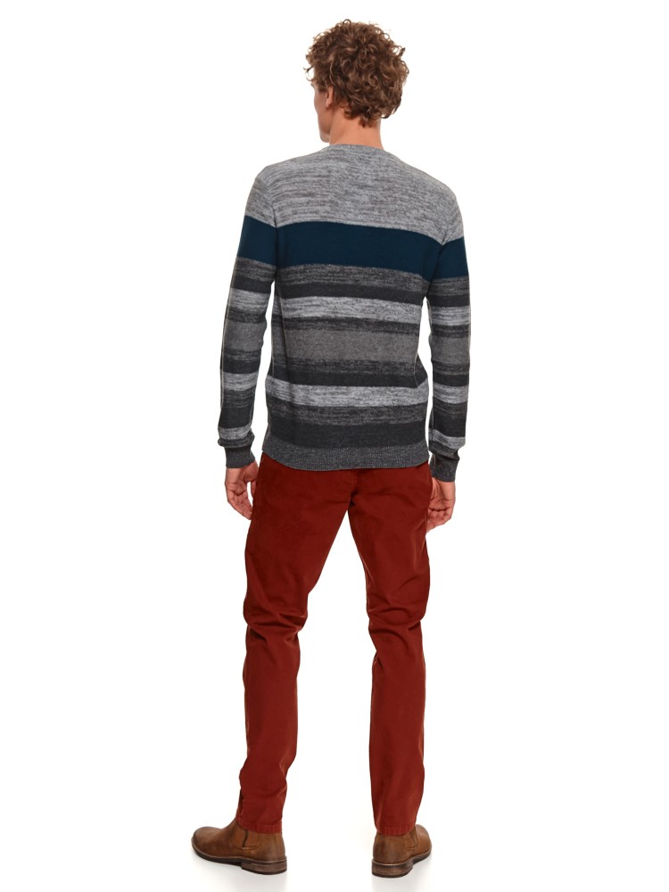 Sweter z dekoltem w serek