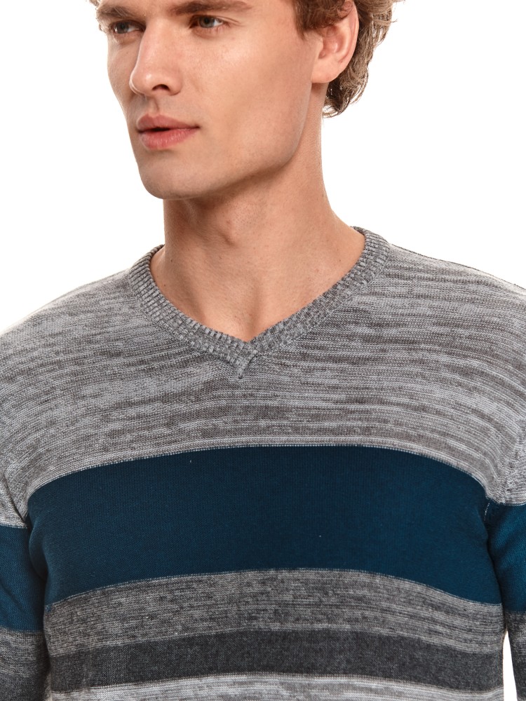 Sweter z dekoltem w serek