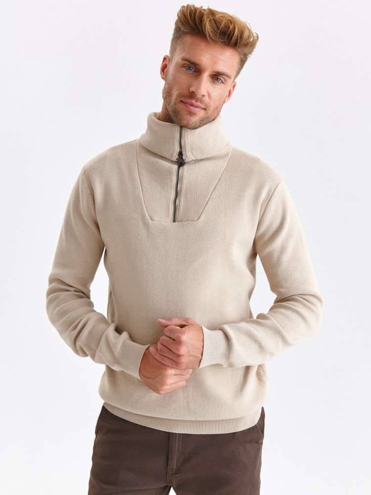 Sweter z wysoką stójką