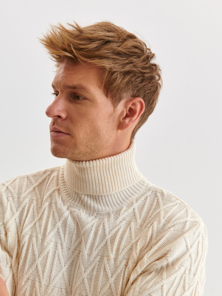 Golf otulający ze strukturalnej dzianiny