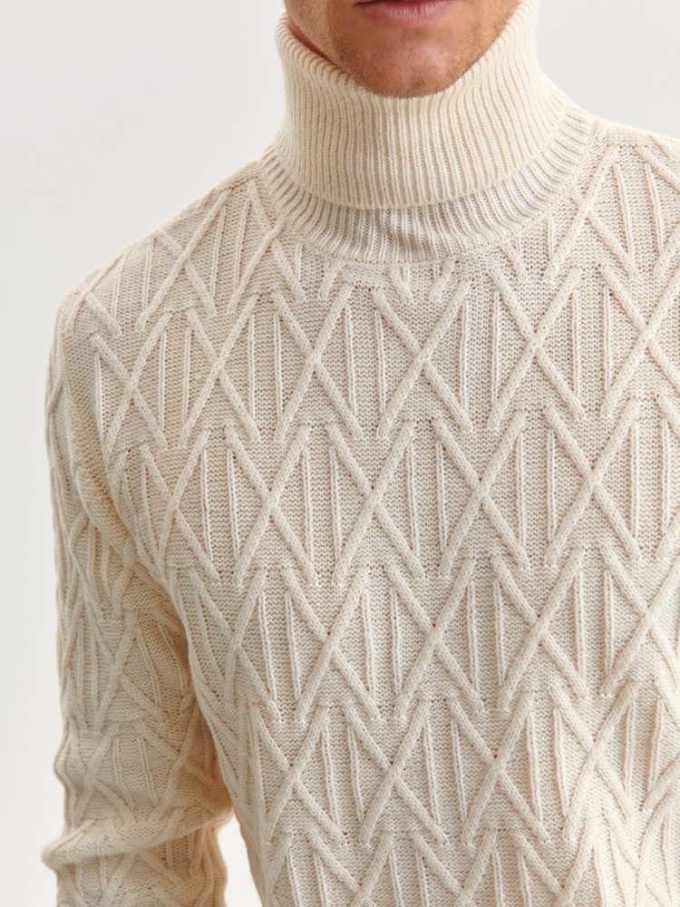 Golf otulający ze strukturalnej dzianiny