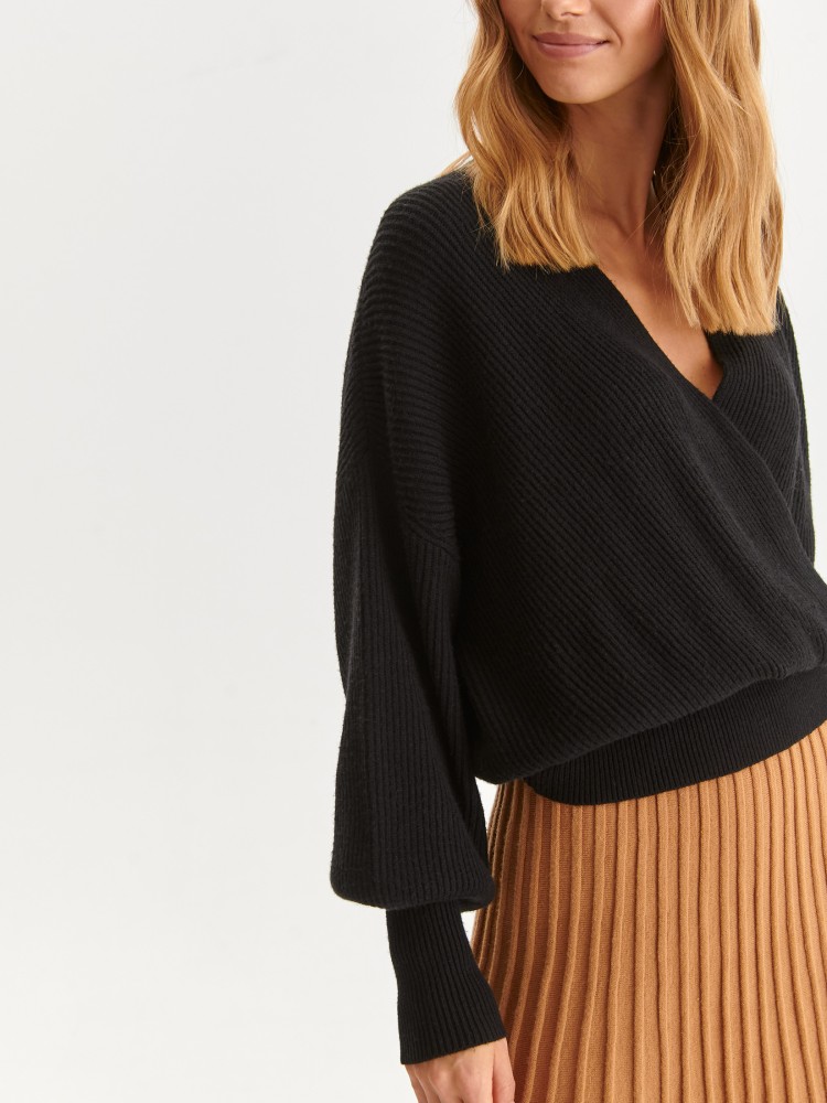 Sweter z kopertowym dekoltem