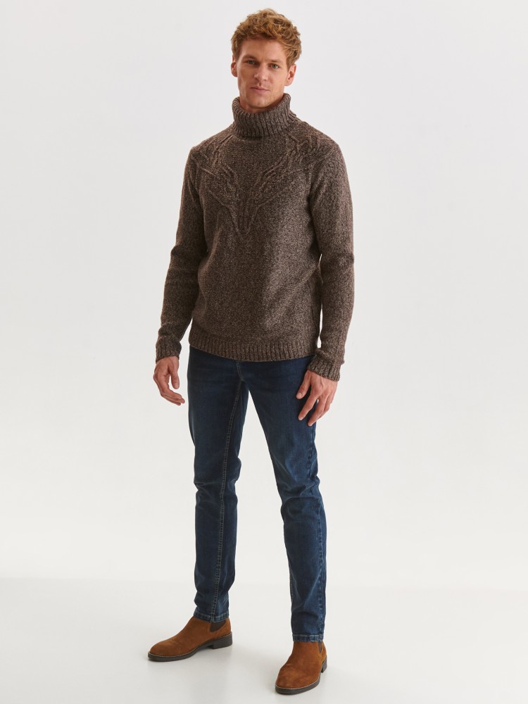 Golf otulający z wyszywanym wzorem