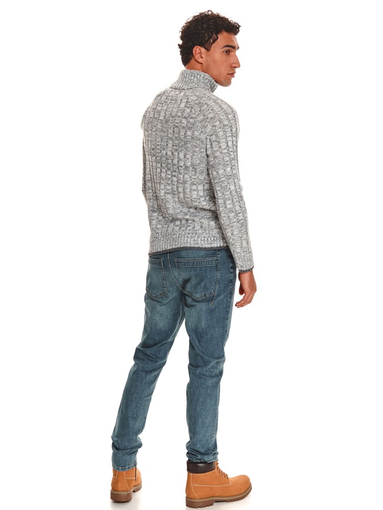 Sweter ze stójką z przeplotami