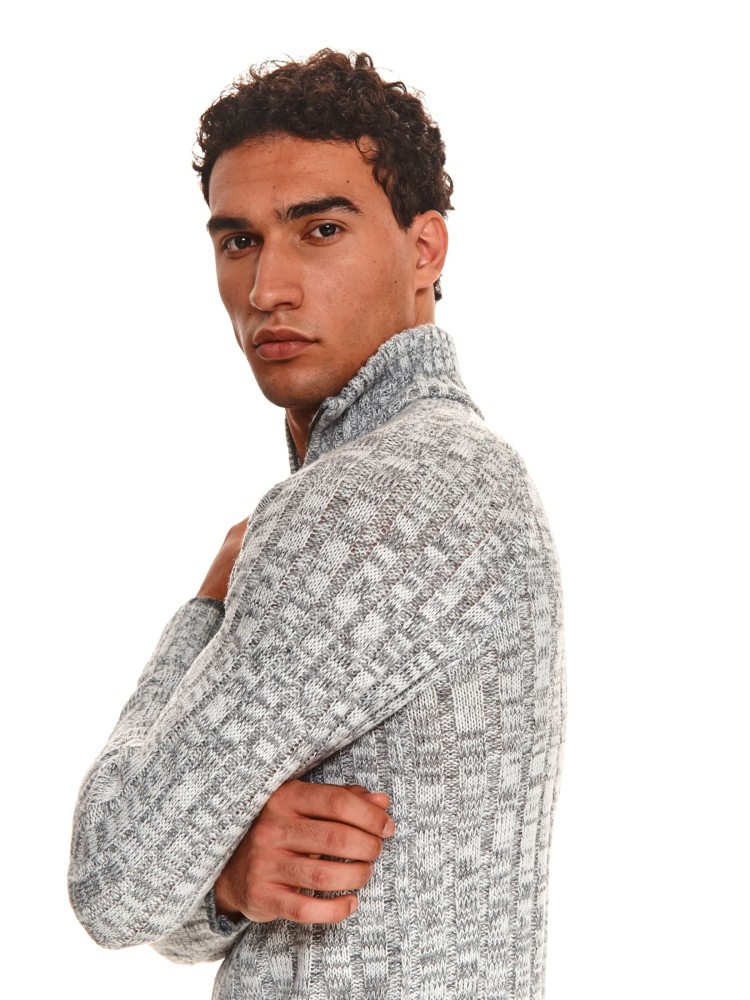 Sweter ze stójką z przeplotami