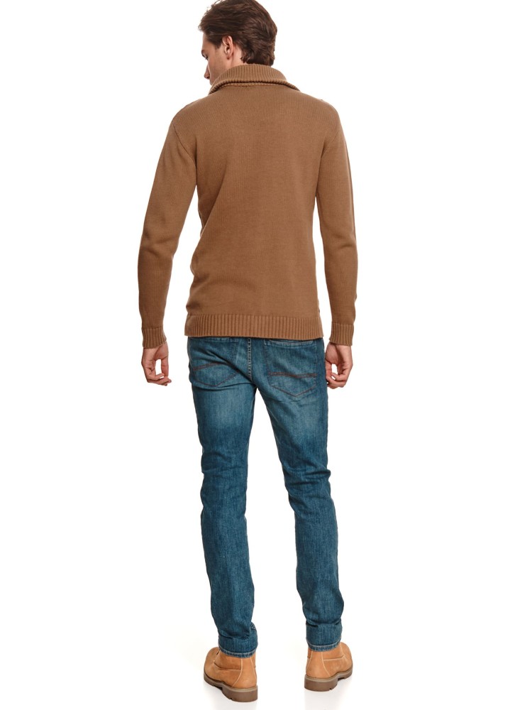 Sweter z wysoką stójką