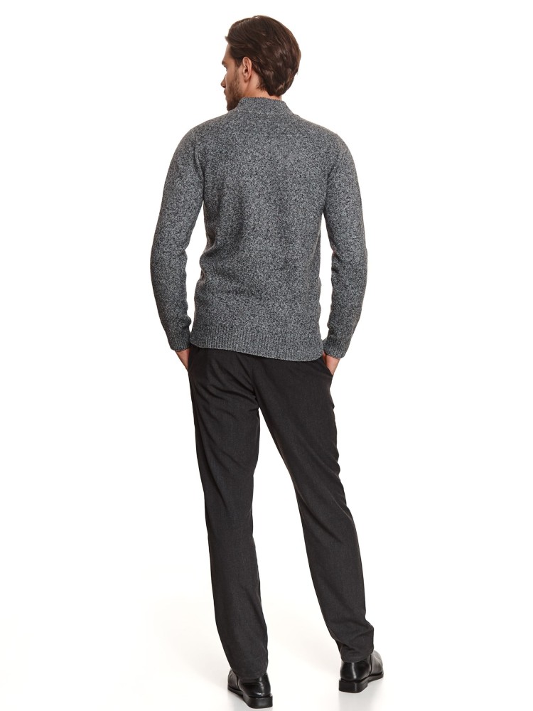 Sweter z dekoltem w serek