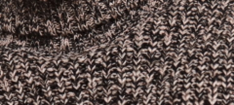 Otulający golf z melanżowej dzianiny