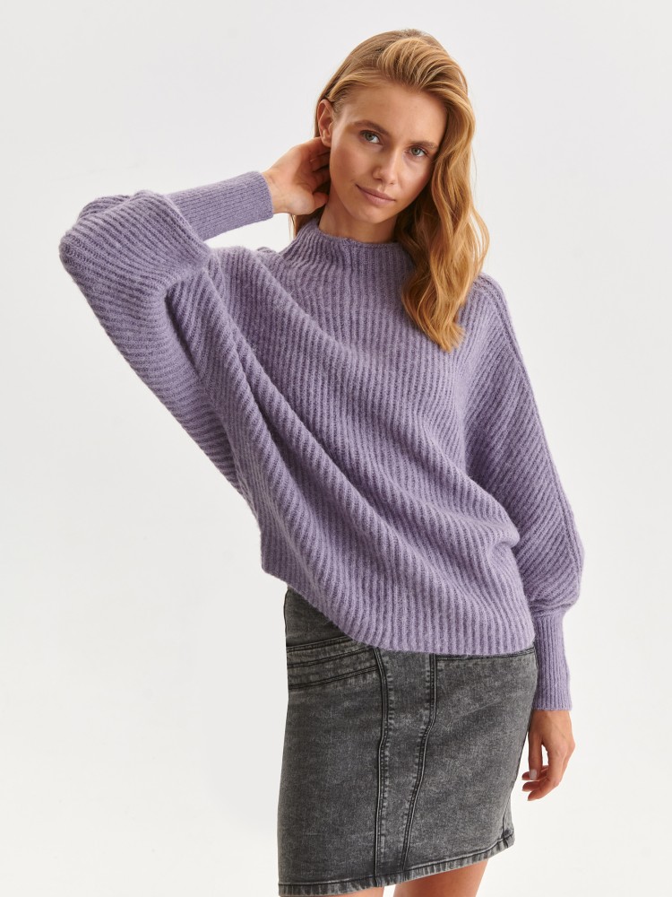 Luźny sweter ze stójką