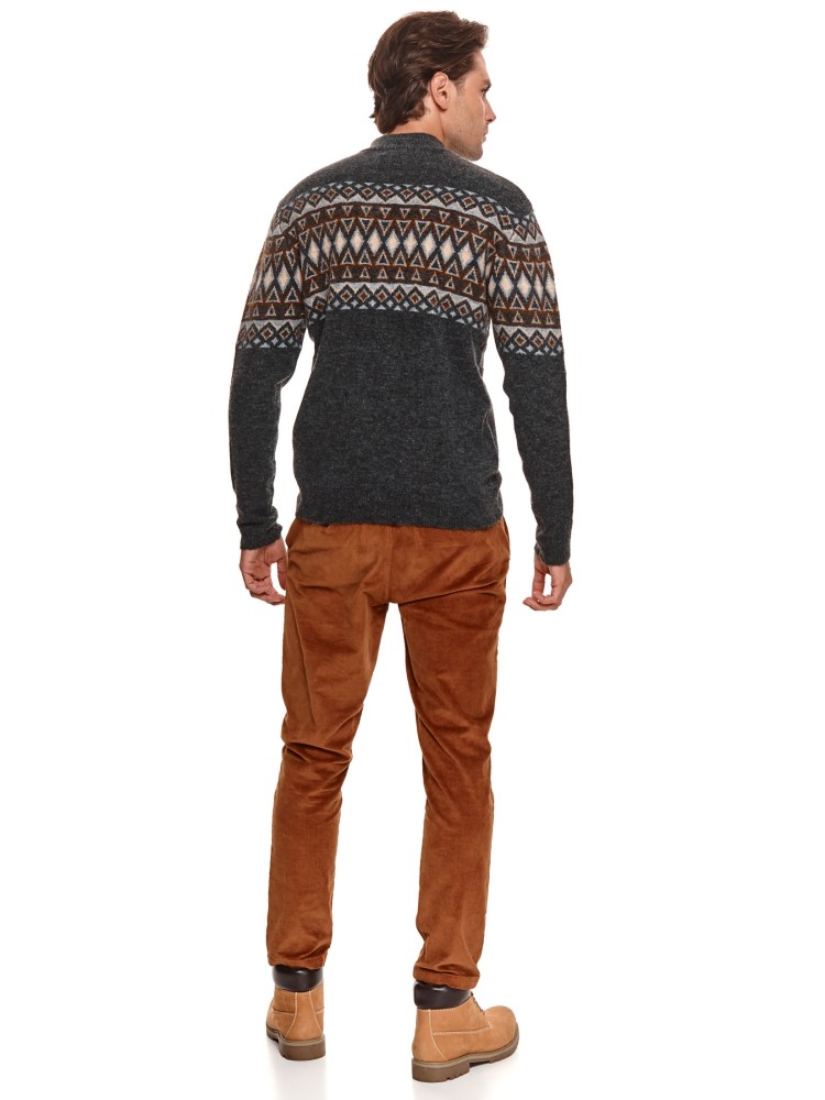 Półgolf z norweskim wzorem