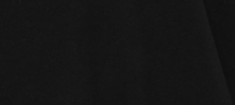 Cienki sweter o luźnym kroju