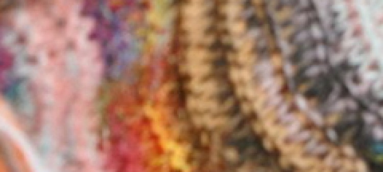 Kolorowy kardigan z frędzlami 