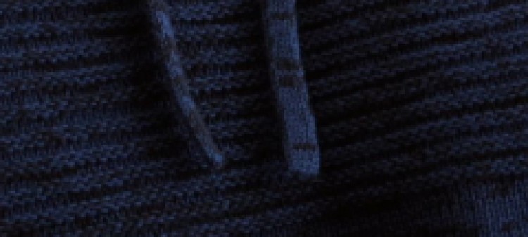 Sweter z szalowym kołnierzem