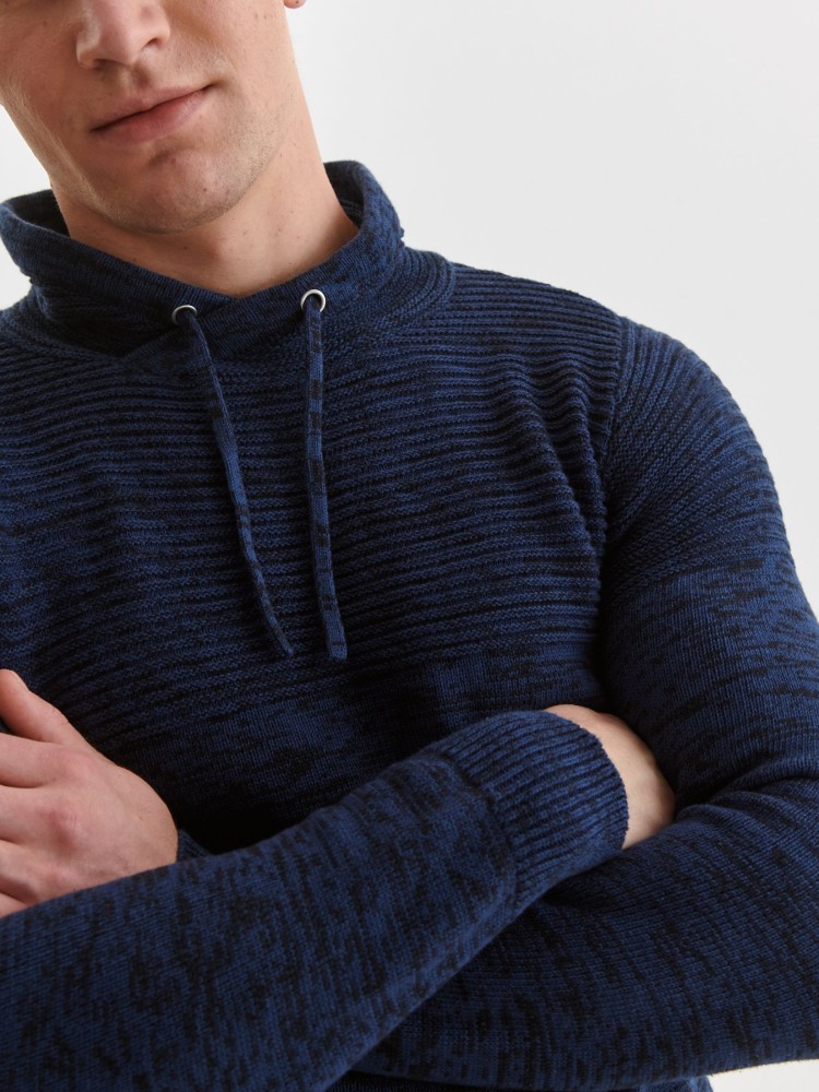 Sweter z szalowym kołnierzem