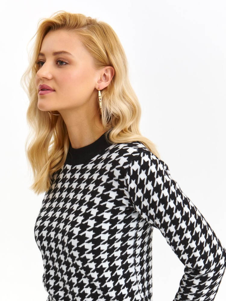 Sweter w biało czarną pepitkę
