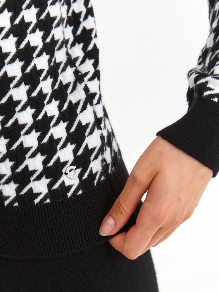 Sweter w biało czarną pepitkę