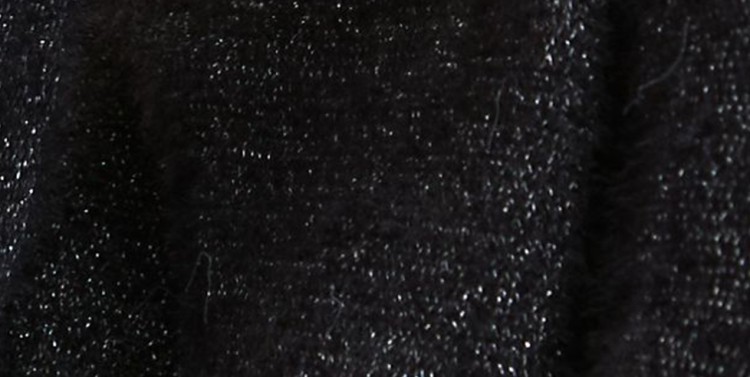 Sweter z błyszczącą nitką