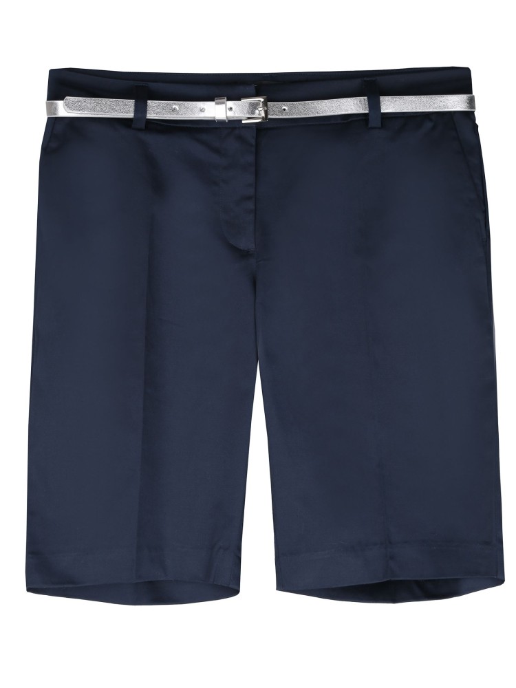 Szorty przed kolano z paskiem