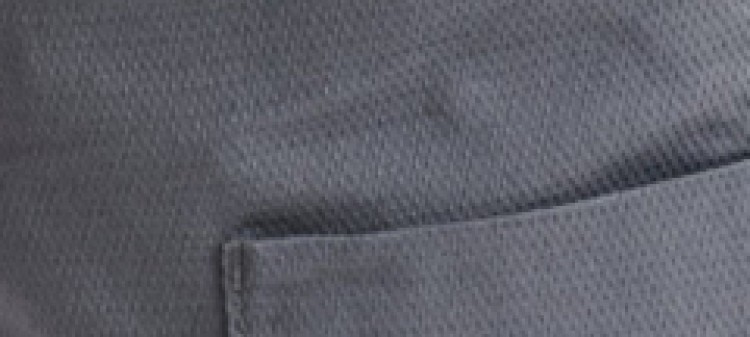 Szorty ze strukturalnej tkaniny z kieszeniami