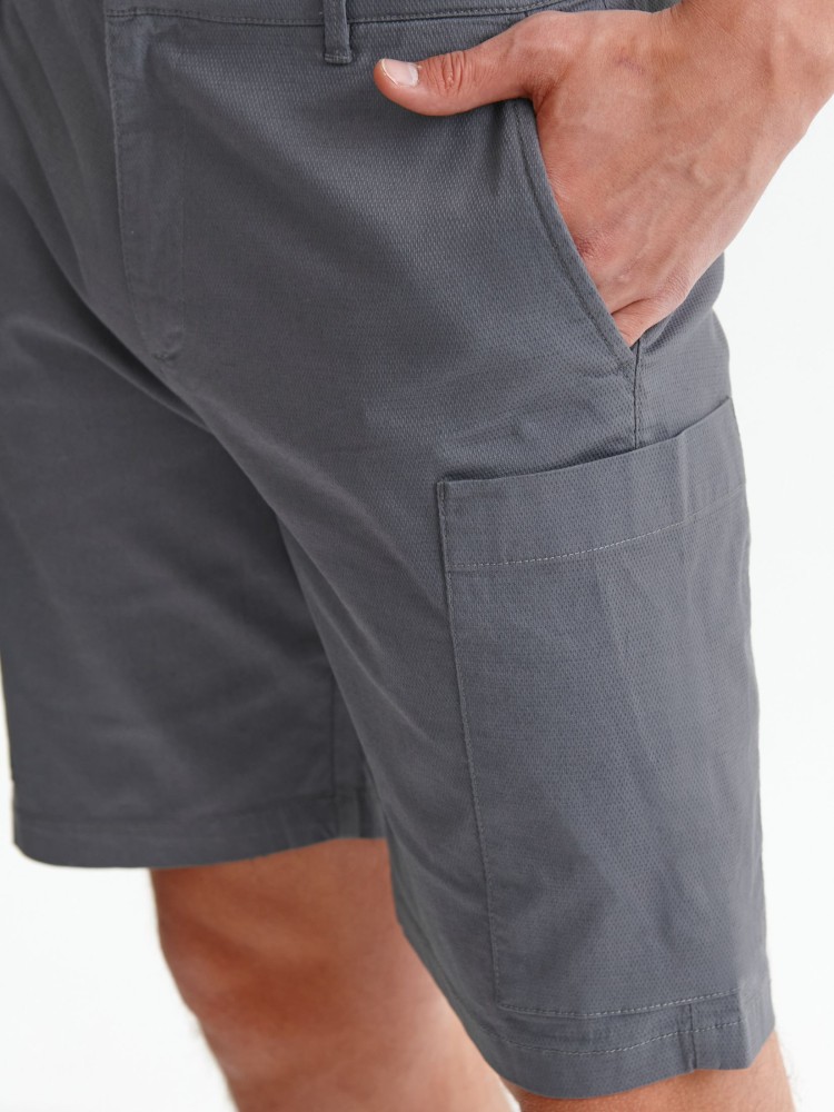 Szorty ze strukturalnej tkaniny z kieszeniami