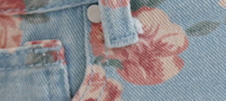 Szorty damskie z kwiatowym printem Szorty damskie z kwiatowym printem